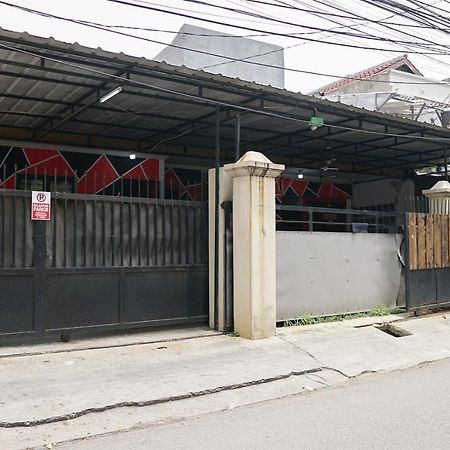 Cosmo Tanjung Duren Mitra Reddoorz ジャカルタ エクステリア 写真