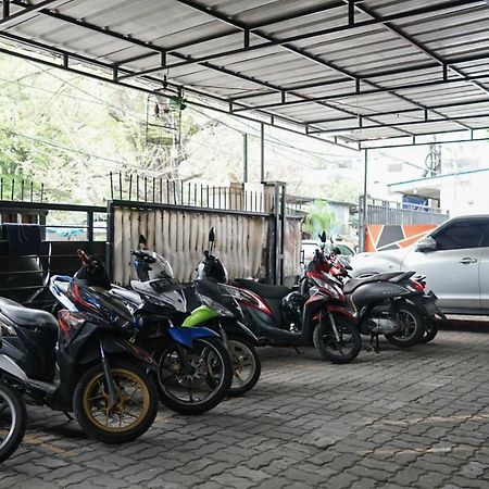 Cosmo Tanjung Duren Mitra Reddoorz ジャカルタ エクステリア 写真