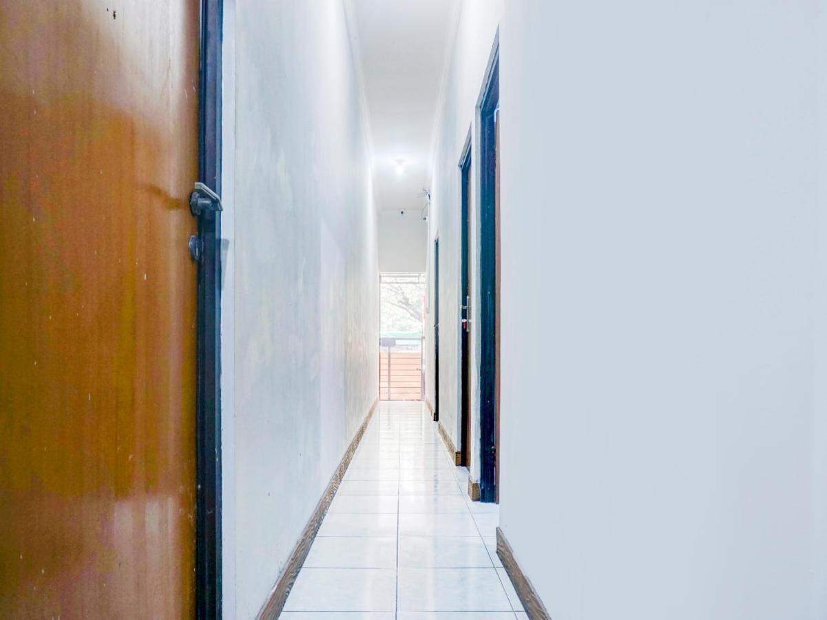 Cosmo Tanjung Duren Mitra Reddoorz ジャカルタ エクステリア 写真