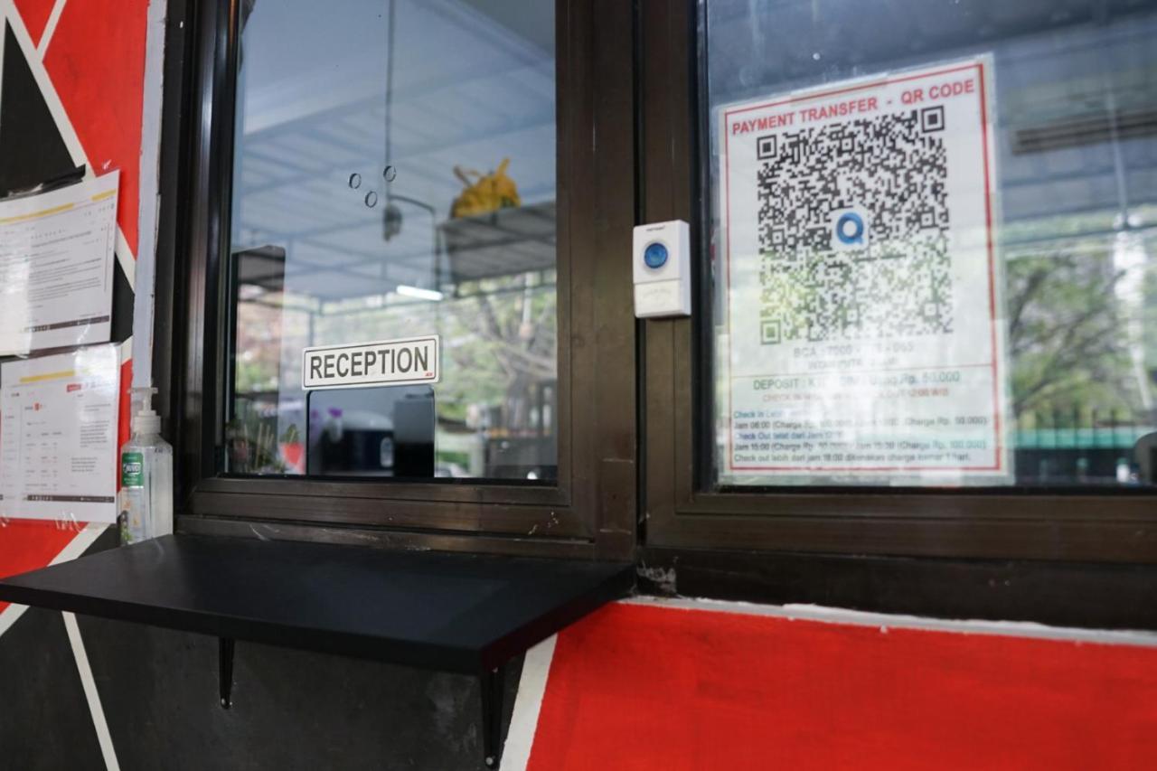 Cosmo Tanjung Duren Mitra Reddoorz ジャカルタ エクステリア 写真