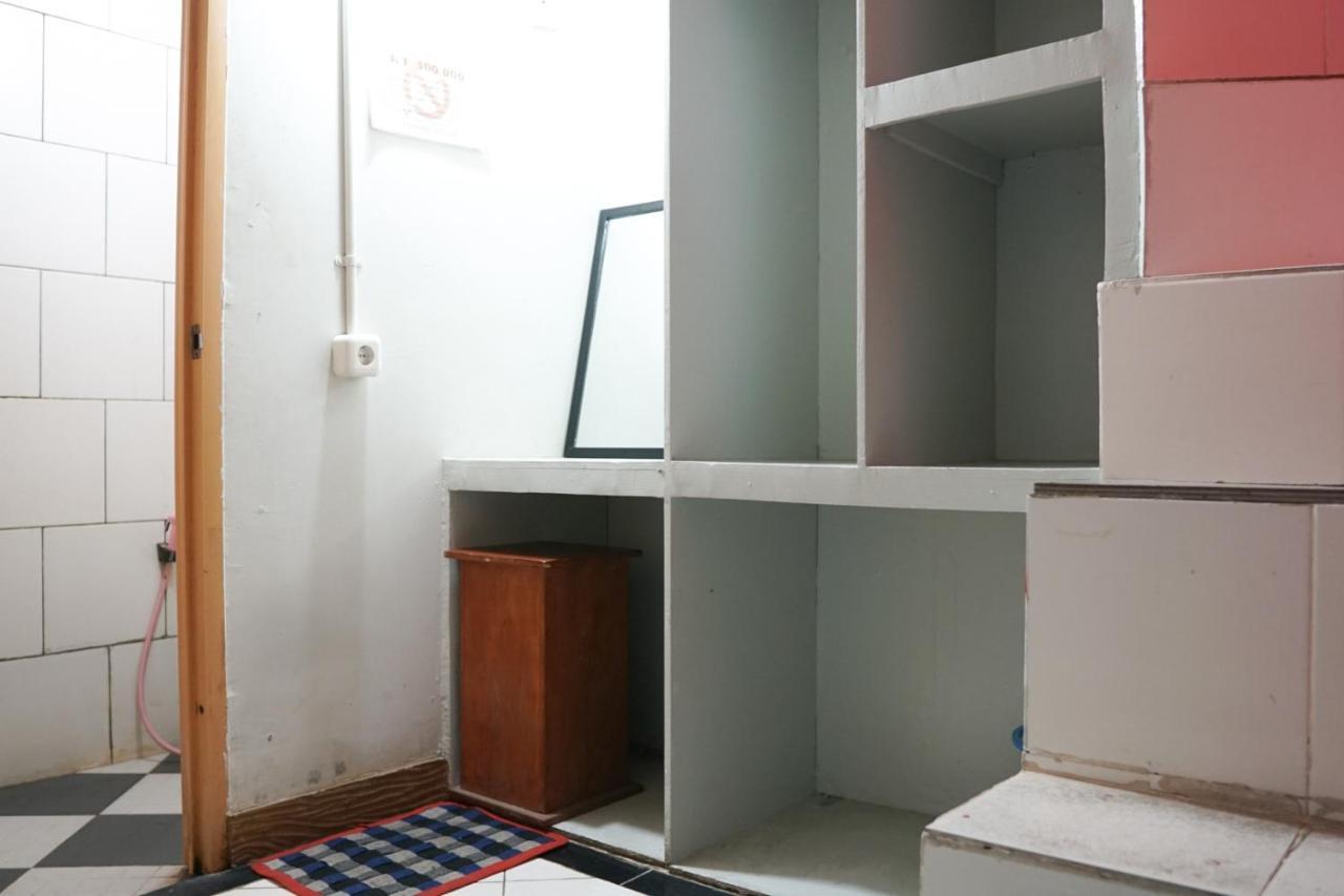Cosmo Tanjung Duren Mitra Reddoorz ジャカルタ エクステリア 写真